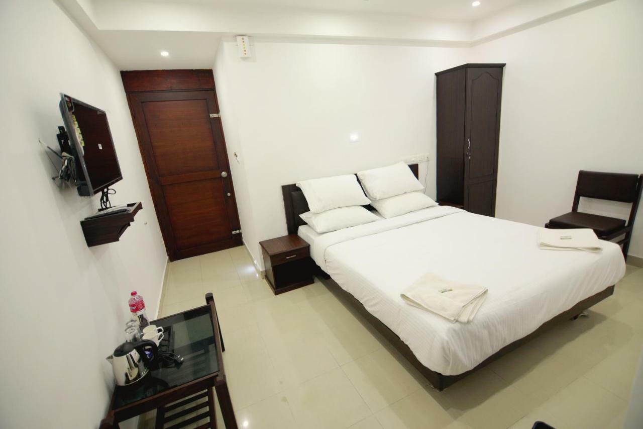 Ss Beach Resort Varkala Bagian luar foto