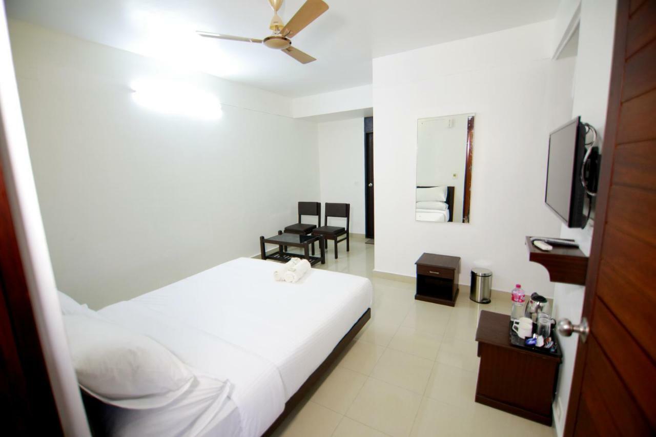 Ss Beach Resort Varkala Bagian luar foto